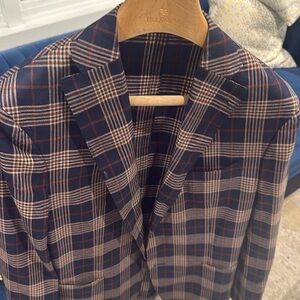 Sport jacket size medium 42R. Made in Italy.
Very unique